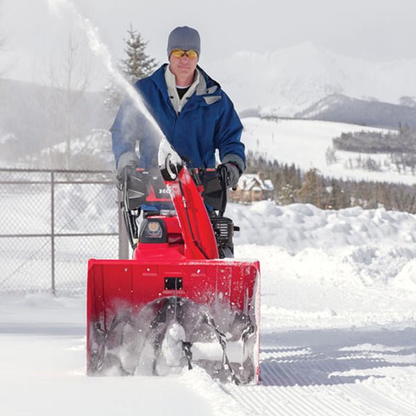 Honda HSS928AWD/AAW: Conquer Any Snowfall with this Powerful 28" Two-Stage Snow Blower - Ultimate Winter Solution