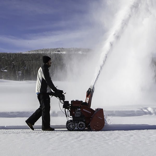 Honda HSS1332: Conquer Deep Snow with a Powerful 32" Track Drive Snow Blower
