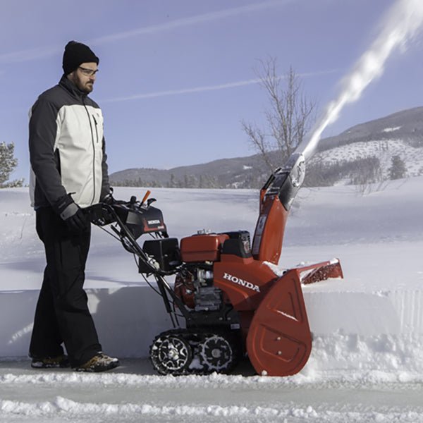 Honda HSS1332: Conquer Deep Snow with a Powerful 32" Track Drive Snow Blower